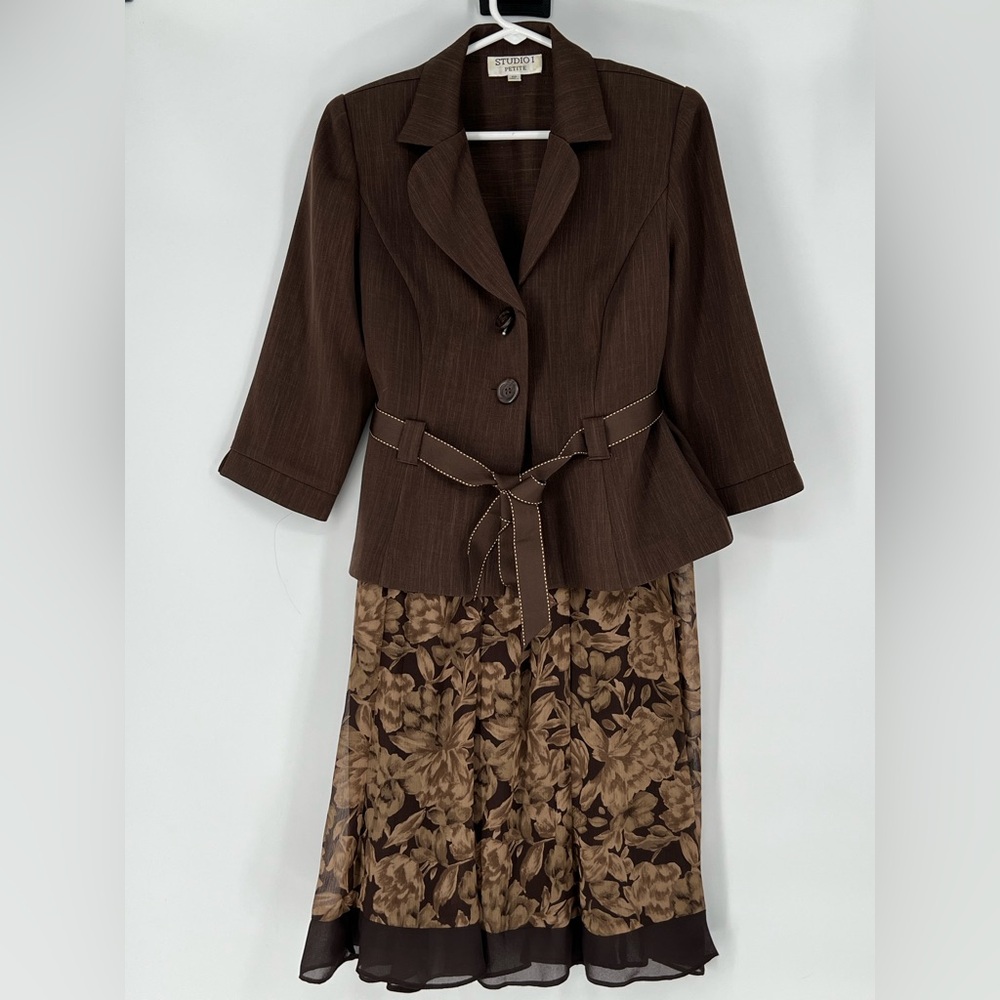 STUDIO 1 TWO PIECE BLAZER AND SKIRT CHOCOLATE BROWN‎ AND FLORAL VINTAGE